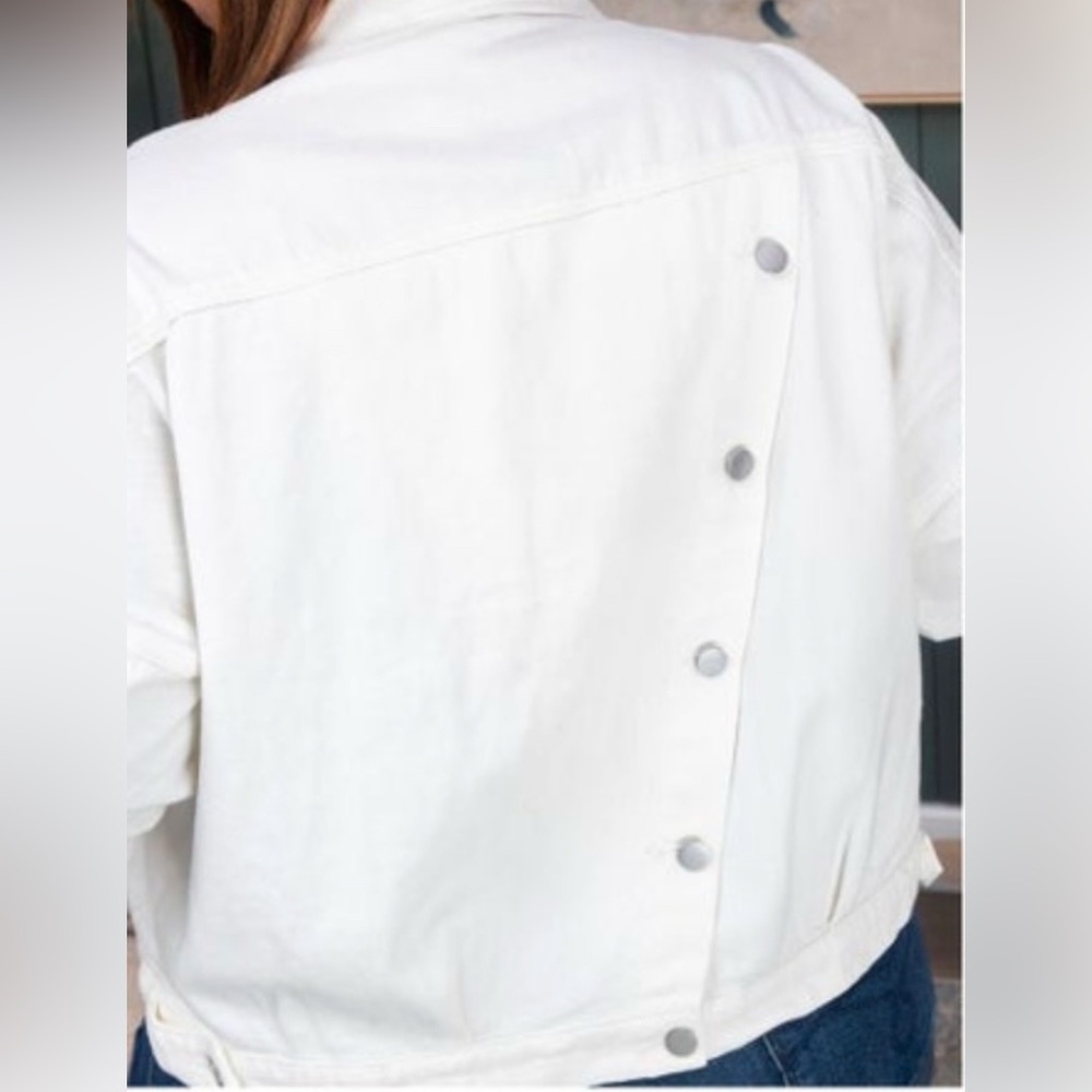 🤍Andree🤍 Denim Jacket - Picture 2 of 3